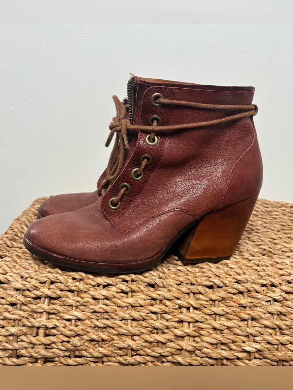 Kork Ease Kalpana Burgundy Leather Ankle Boots Size 7.5